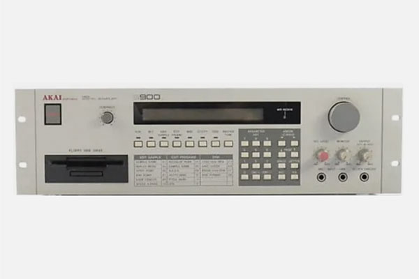 s900 by akai professional